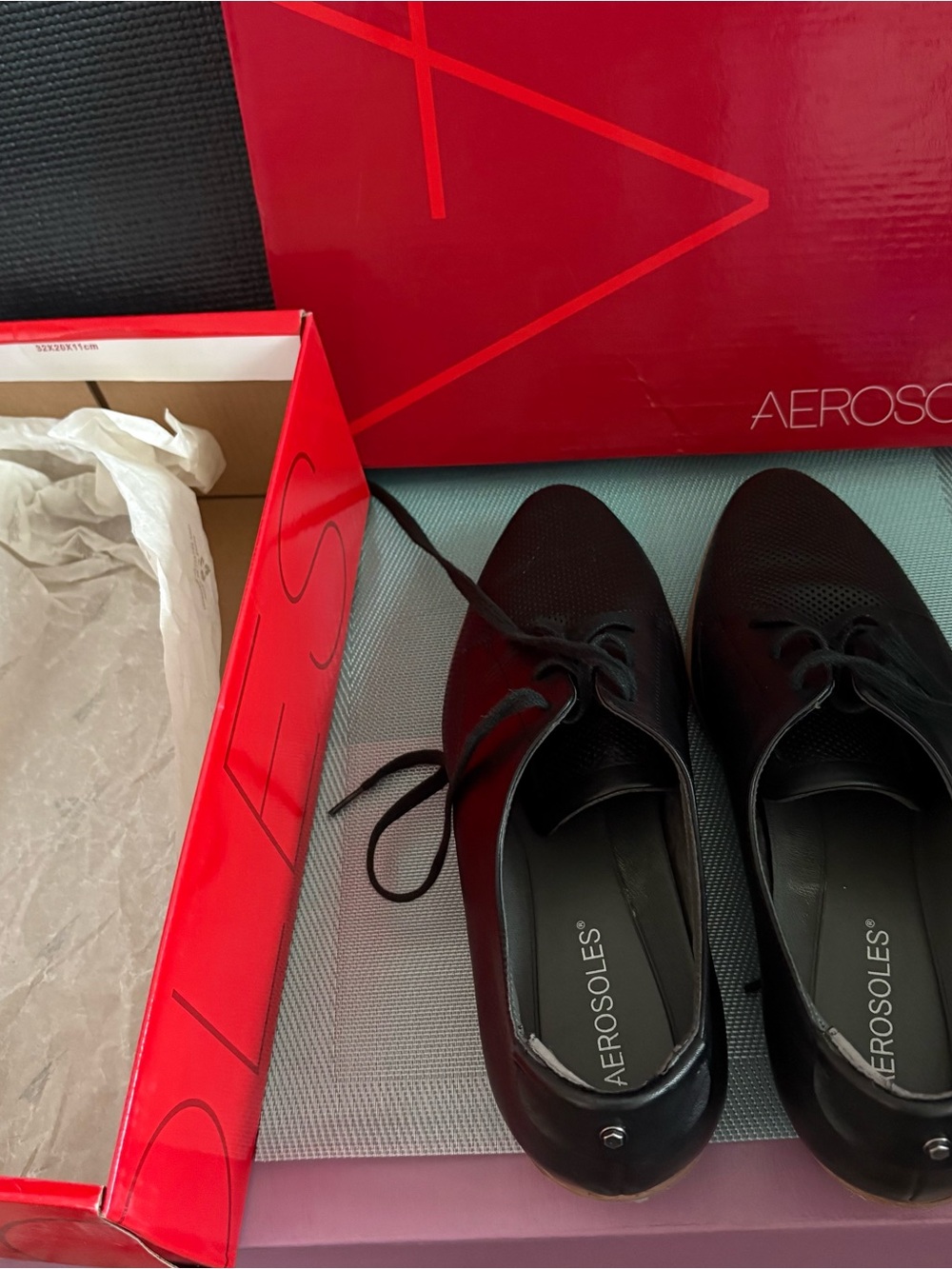 AEROSOLES “Sidecar” Black Lace-Up Women's Oxfords